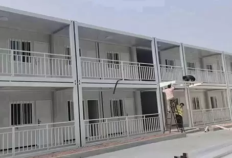 Du standard &agrave; l'exceptionnel : comment nous avons r&eacute;alis&eacute; un &eacute;co-resort de luxe en Australie &agrave; l'aide de 40 unit&eacute;s modulaires de conteneurs.